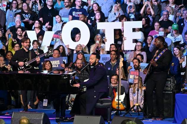 Bilder des Jahres 2024, Entertainment 10 Oktober Entertainment Bilder des Tages October 28, 2024, Philadelphia, Pennsylvania, United States: JOHN LEGEND performing at the GOTV campaign for Kamala Harris and Tim Walz in Philadelphia PA Philadelphia United States - ZUMArf1_ 20241028_zaf_rf1_008 Copyright: xRickyxFitchettx