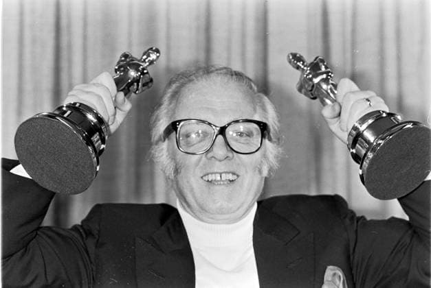 RECORD DATE NOT STATED A Times picture by Suresh Karadia of Sir Richard A A Times picture by Suresh Karadia of Sir Richard Attenborough with his Oscar awards for his fim Gandhi at Heathrow with his wife, Lady Attenborough after they returned from the USA. Neg No:X1711K - Date: 14.04.1983  Copyright: xSureshxKaradiax