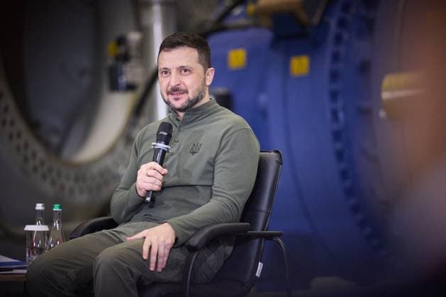 News Themen der Woche KW44 News Bilder des Tages President Volodymyr Zelensky meets with business representatives from the Transcarpathian region in the framework of the Made in Ukraine economic platform in Uzhhorod President Volodymyr Zelensky meets with business representatives from the Transcarpathian region in the framework of the Made in Ukraine economic platform in Uzhhorod, Ukraine on October 30, 2024 Ukraine Presidencyvia Bestimage In Uzhhorod, President Volodymyr Zelenskyy met with business representatives from the Zakarpattia region in the framework of the Made in Ukraine economic platform Ukraine on October 30, 2024 Oujhorod Ukraine  Copyright: xUkrainexPresidencyxviaxBestimagexUkrainexPresidencyxviaxBestimagex