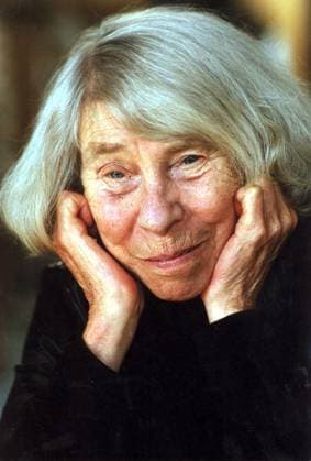 SCANPIX SWEDEN, 1991-10-11. Tove Jansson, skapare av mumintrollen. Mest känd är hon som mumintrollens skapare. 12 novellsamlingar och romaner har hon ocksa gett ut. Stöder huvudet mot händerna. Lite underfundigt leende. x30062x *** SCANPIX SWEDEN, 1991 10 11 Tove Jansson, creator of the Moomins She is best known as the creator of the Moomins 12 collections of short stories and novels she has also published Supports her head against her hands A little subtle smile x30062x  Copyright: xDanxHansson TTx 30062