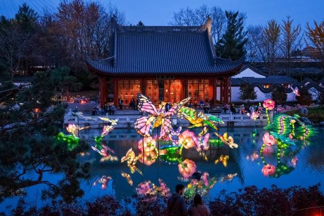October 30, 2024, Montreal, Quebec, Canada: The Gardens of Light at the Montreal Botanical Garden has begun. In what has become a seasonal tradition, the Gardens of Light pathway offers a spectacular immersive stroll through illuminated First Nations, Chinese and Japanese gardens. Montreal Canada - ZUMAs278 20241030_zip_s278_010 Copyright: xSerkanxSenturkx