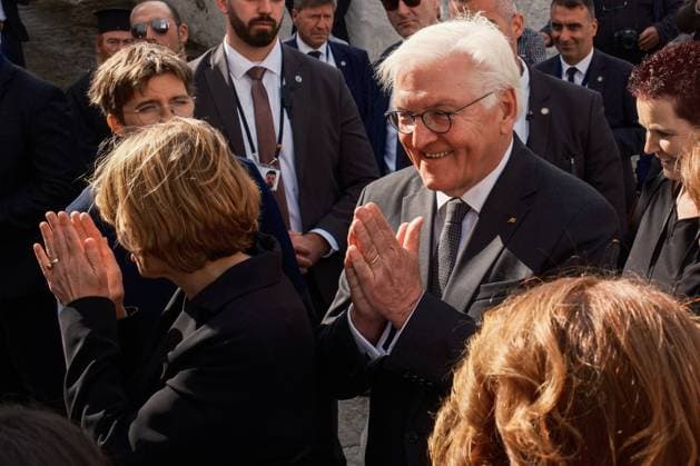 News Themen der Woche KW44 News Bilder des Tages Griechenland, Frank-Walter Steinmeier besucht Kandanos auf Kreta German President Frank-Walter Steinmeier (C) arrives in Kandanos village in Crete, Greece, 31 October 2024.. During the German occupation Nazi troops massacred all 180 inhabitants of the village of Kandanos in Crete and burned the village to the ground. The German president is on an official visit to Greece from 29 to 31 October. IMAGO ONE INCH PRODUCTIONS ATHENS Greece Copyright: xOnexInchxProductionsx 6359653