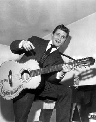 SCANPIX SWEDEN, 1958-03-02. Karl-Gerhard Lundkvist alias Little Gerhard. Pa bilden 23 ar gammal med gitarr. SVERIGE x20360x *** SCANPIX SWEDEN, 1958 03 02 Karl Gerhard Lundkvist alias Little Gerhard In the picture 23 years old with guitar SWEDEN x20360x  Copyright: xTTx LITTE GERHARD