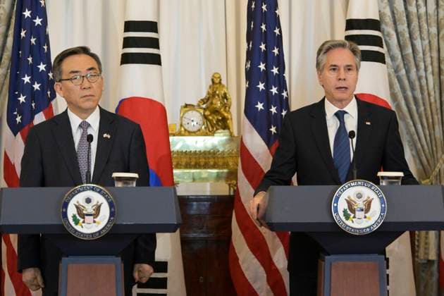News Themen der Woche KW44 News Bilder des Tages DC: Sec Blinkeb and Korea Foreign Affairs Minister Cho Tae-yul hold a 2+2 Ministerial meeting press conference US Secretary Antony Blinken and Republic of Korea Minister of Foreign Affairs Cho Tae-yul hold a press conference during the U.S.-Republic of Korea Foreign and Defense 2+2 Ministerial meeting in Washington DC, USA, on October 31, 2024, at the Department of State Headquarters. WASHINGTON DC USA  Copyright: xLeninxNollyx originalFilename: nollyaraujo-dcsecbli241031_npWRD.jpg