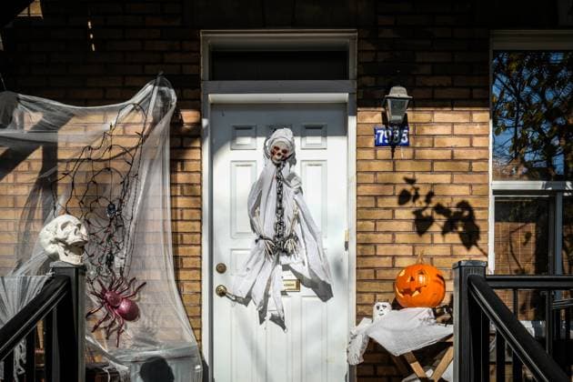 October 31, 2024, Montreal, Quebec, Canada: Halloween day general views of the streets of Montreal. Montreal Canada - ZUMAs278 20241031_zip_s278_021 Copyright: xSerkanxSenturkx