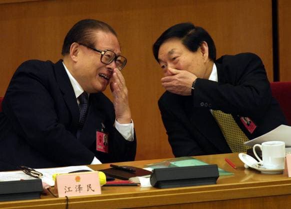 President Jiang Zemin (left) and Premier Zhu Rongji of the People s Republic of China sharing a joke during the second plenary session of the National People s Congress (NPC) at the Great Hall of the People, Beijing. ***NOT FOR ADVERTISING USE*** BEIJING CHINA EDITORIAL USE ONLY  Copyright: xx MER2016051006454670 RobertxNgx scmpphotos105579