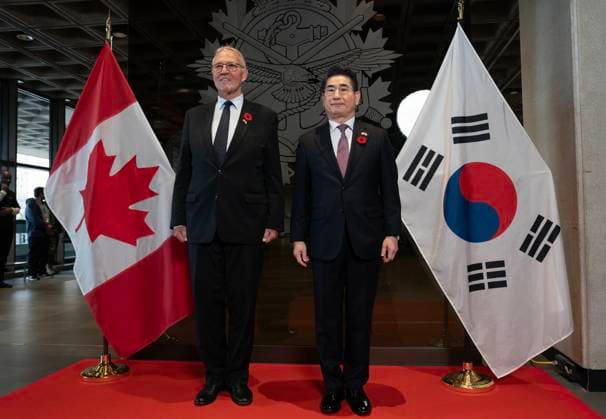 November 1, 2024, Ottawa, On, Canada: National Defence Minister Bill Blair poses with Republic of Korea Minister of National Defence Kim Yong-hyun, Friday, Nov.1, 2024 in Ottawa. Ottawa Canada  - ZUMAc35_ 20241101_zaf_c35_005 Copyright: xAdrianxWyldx