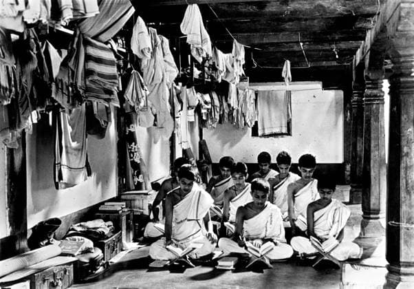Boys studying in gurukul, India Copyright: xTxSatyan DinodiaxPhotox