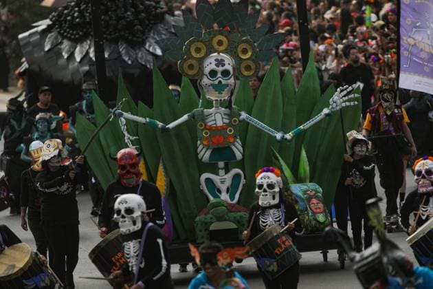 Participants taking part during the 2024 Annual Day of the Dead Mega Parade at Reforma Avenue with a route from Chapultepec to the main square Zocalo as part of Mexican Dia de Muertos celebrations. on November 2, 2024 in Mexico City, Mexico. Mexico City Mexico - ZUMAe321 20241102_zia_e321_006 Copyright: xIanxRoblesx