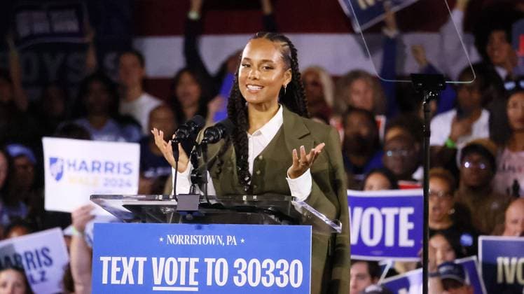 Bilder des Jahres 2024, Entertainment 11 November Entertainment Themen der Woche KW44 Entertainment Bilder des Tages Alicia Keys speaks at a Get out the Vote rally at Norristown High Schoo Alicia Keys speaks at a Get out the Vote rally at Norristown High School, Norristown, PA, USA, on 02 November 2024., Credit:William T. Wade Jr. Photography Avalon usa, pennsylvania, Philadelphia, Norristown Highschool  Copyright: xWilliamxT.xWadexJr. Photographyx xAvalonx 0930050948