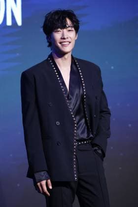 S. Korean actor Woo Do-hwan S. Korean actor Woo Do-hwan South Korean actor Woo Do-hwan, who stars in Mr. Plankton, an original series by Netflix, poses for a photo during a publicity event in Seoul on Nov. 4, 2024. The 10-episode series will be released worldwide on Nov. 8. (Yonhap) 2024-11-04 16:51:36 < 1980-2024 YONHAPNEWS AGENCY. .> ¼¿ïƯº°½Ã EDITORIAL USE ONLY Copyright: xx PYH2024110412660034400 YonhapxNewsx yonphotos235496