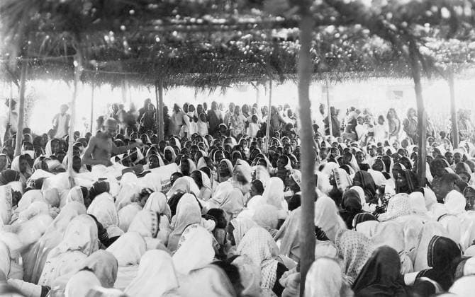 Mahatma Gandhi at an evening meeting during the salt march, March 1930 - MODEL RELEASE NOT AVAILABLE Copyright: xVithalbhaixJhaveri DinodiaxPhotox