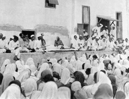 Mahatma Gandhi addressing women at Surat, Gujarat, India, April 22, 1930 - MODEL RELEASE NOT AVAILABLE Copyright: xVithalbhaixJhaveri DinodiaxPhotox