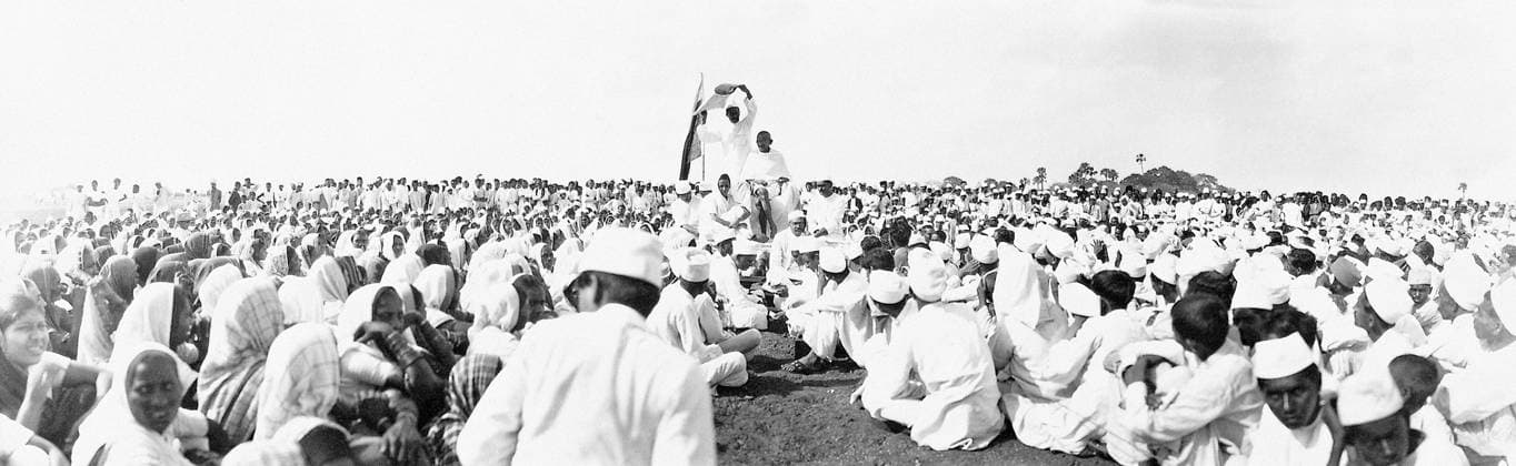 Mahatma Gandhi addressing a meeting at Bharathan, Surat District, Gujarat, April 1930 - MODEL RELEASE NOT AVAILABLE Copyright: xVithalbhaixJhaveri DinodiaxPhotox