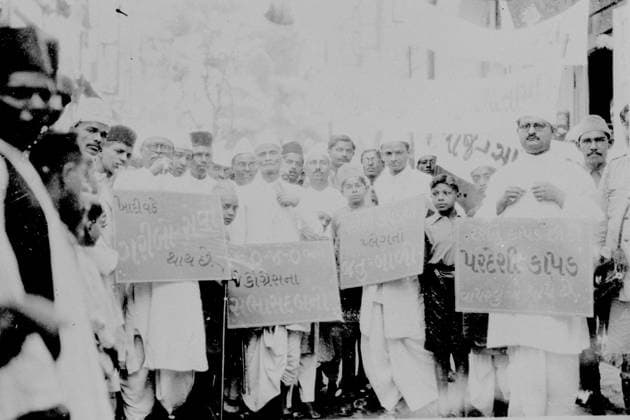 boycott foreign clothes salt satyagraha mahatma Gandhi India Asia may 1930 Copyright: xVithalbhaixJhaveri DinodiaxPhotox