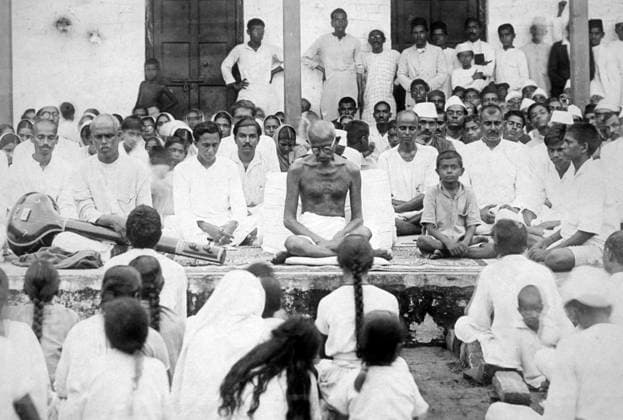 mahatma gandhi during the evening prayer in satyagraha ashram at ahmedabad, gujarat, India, Asia Copyright: xVithalbhaixJhaveri DinodiaxPhotox