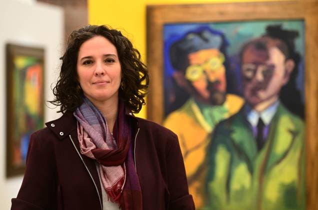 Kunstsammlungen Chemnitz bieten Vorgeschmack auf Kulturhauptstadtjahr Jahrespressekonferenz in den Chemnitzer Kunstsammlungen. Florence Thurmes , Generaldirektorin der Kunstsammlungen Chemnitz, stellte heute gemeinsam mit ihrem Team das Programm der Einrichtung für Chemnitz, Europäische Kulturhauptstadt 2025 vor. Einer der Höhepunkte für Besucher werden die Bilder der Künstlergruppe Brücke sein. Mit der Ausstellung ANGST präsentieren die Kunstsammlungen vom 10.08.-2.11.25 Arbeiten von Edvard Munch. Internationale Leihgaben werden in der Ausstellung mit umfangreichen Beständen der Kunstsammlungen Chemnitz vereint. Munch war 1908 auf Einladung des Industriellen Esche in Chemnitz und malte dessen Familie. Die kommenden Projekte der sechs ChemnitzJPK_Kunstsammlungen-09-0411-24