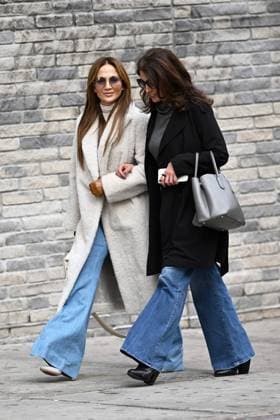 Entertainment Themen der Woche KW45 Entertainment Bilder des Tages Jennifer Lopez and sister Lynda spotted holding hands after having lunch at Sadelles in Soho, New York City Featuring: Jennifer Lopez, Lynda Lopez Where: New York City, New York, United States When: 04 Nov 2024 Credit: Elder Ordonez INSTARimages EDITORIAL USE ONLY. NOT FOR USE BY NEWSPAPERS BASED IN THE UK. Copyright: xx instar54274960