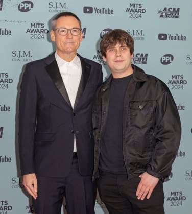 The MITS Awards at Grosvenor House in London, UK, on 4th November 2024 Jason Iley MBE, Chairman and CEO of Sony Music UK & Ireland and Jake Bugg at the MITS Awards at Grosvenor House in London, UK, on 4th November 2024, Credit:James Shaw Avalon UNITED KINGDOM, LONDON, London  Copyright: xJamesxShawx xAvalonx 0930465614