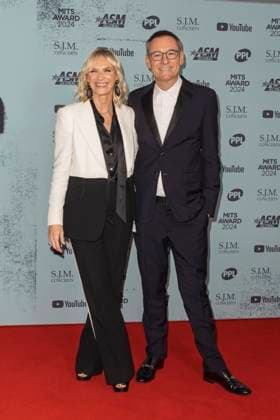 The MITS Awards at Grosvenor House in London, UK, on 4th November 2024 Jo Whiley, Jason Iley MBE, Chairman and CEO of Sony Music UK & Ireland at the MITS Awards at Grosvenor House in London, UK, on 4th November 2024, Credit:James Shaw Avalon UNITED KINGDOM, LONDON, London  Copyright: xJamesxShawx xAvalonx 0930466173