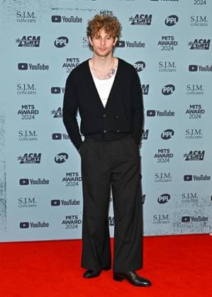 Music Industry Trusts Awards in London Tom Grennan attends the Music Industry Trusts Awards 2024 (MITS Award 2024) at the Grosvenor House Hotel in London, England. UK. Monday 4th November 2024 - Copyright: xJamesxWarrenx adsj7040