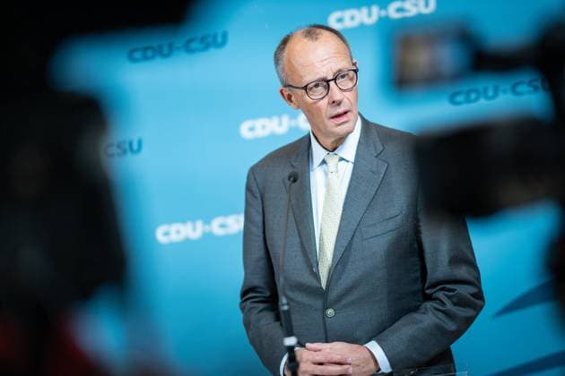 News Themen der Woche KW45 News Bilder des Tages RECORD DATE NOT STATED Statement im Deutschen Bundestag - CDU-CSU-Fraktionsvorsitzender und CDU-Parteivorsitzender Friedrich Merz gibt ein Pressestatement und spricht über den Zustand der Ampel-Regierung vor einem möglichen Regierungsende;Statement im Deutschen Bundestag - CDU-CSU-Fraktionsvorsitzender und CDU-Parteivorsitzender Friedrich Merz gibt ein Pressestatement und spricht über den Zustand der Ampel-Regierung vor einem möglichen Regierungsende, Berlin Berlin Deutschland Fraktionsebene Bundestag *** Statement in the German Bundestag CDU CSU parliamentary group leader and CDU party leader Friedrich Merz gives a press statement and talks about the state of the traffic light government before a possible end of government Statement in the German Bundestag