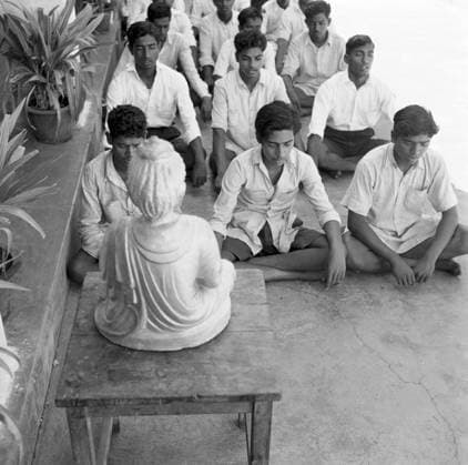 Pupils in classroom ; VIDYAPITH is training rural youth for progressive living ; Nanjangud town Mysore ; Karnataka Copyright: xTxSatyan DinodiaxPhotox
