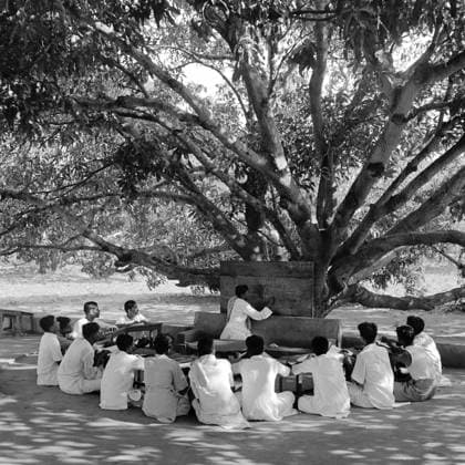 Open air class ; VIDYAPITH is training rural youth for progressive living ; Nanjangud town near Mysore ; Karnataka ; India Copyright: xTxSatyan DinodiaxPhotox