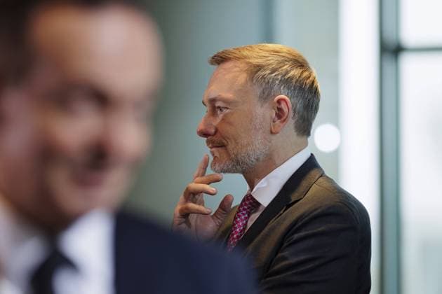 News Themen der Woche KW45 News Bilder des Tages im Vordergruznd: Volker Wissing (FDP), Bundesminister fuer Verkehr und Digitales und Christian Lindner (FDP), Bundesminister der Finanzen, im Kabinett,, Kabinettssitzung, Berlin, 06.11.2024. Berlin Deutschland *** in the foreground Volker Wissing FDP , Federal Minister of Transport and Digital Affairs and Christian Lindner FDP , Federal Minister of Finance, in the Cabinet,, Cabinet meeting, Berlin, 06 11 2024 Berlin Germany Copyright: xUtexGrabowskyx