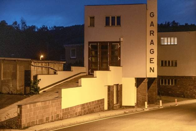 Garage am Haus des Volkes in Probstzella, Thüringen *** Garage on House of People in Probstzella, Thuringia 1074706960