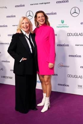 Entertainment Themen der Woche KW45 Entertainment Bilder des Tages Maren Kroymann und Anja Reschke bei der Verleihung vom Emotion Award am 6.11.2024 in Hamburg Emotion Award 2024 in Hamburg *** Maren Kroymann and Anja Reschke at the Emotion Award ceremony on 6 11 2024 in Hamburg Emotion Award 2024 in Hamburg 