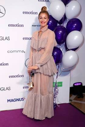 Julia Stinshoff bei der Verleihung vom Emotion Award am 6.11.2024 in Hamburg Emotion Award 2024 in Hamburg