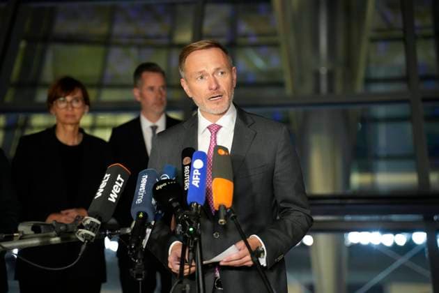 News Bilder des Tages Christian Lindner zum Ampel Aus im Bundestag Pressestatement, Fraktionssitzung, FDP, Vorsitzender FDP, Christian Lindner zum Ampel Aus Berlin Berlin GER *** Christian Lindner on the Ampel Aus in the Bundestag Press statement, parliamentary group meeting, FDP, Chairman FDP, Christian Lindner on the Ampel Aus in Berlin Berlin GER