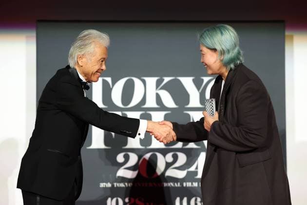 Entertainment Themen der Woche KW45 Entertainment Bilder des Tages Tokyo International Film Festival, Preisverleihung Hiroyasu Ando, Yang Lina, November 06, 2024 - Yang Lina, speak after winning Audience Award for the film Big World during the 37th Tokyo International Film Festival. award ceremony, in Tokyo, Japan on November 06, 2024.  , aflo_272504234.jpg,
