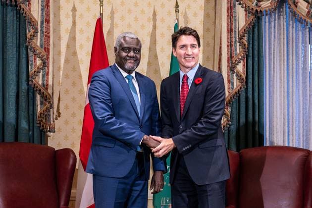 November 7, 2024, Toronto, On, CANADA: Prime Minister Justin Trudeau greets H.E. Moussa Faki Mahamat, Chairperson of the African Union, during a bilateral meeting at the Fairmont Royal York Hotel, Toronto, Thursday, Nov. 7, 2024. Toronto CANADA - ZUMAc35_ 20241107_zaf_c35_064 Copyright: xEduardoxLimax