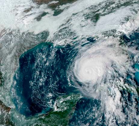 News Bilder des Tages November 7, 2024, Yucatan, Yucatan, Mexico: The NOAA Modis satellite image showing Hurricane Rafael, a category 2 tropical cyclone moving west across the Gulf of Mexico after striking Cuba, November 7, 2024 near Yucatan, Mexico. Yucatan Mexico - ZUMAp138 20241107_zaa_p138_002 Copyright: xGoes-East Noaax