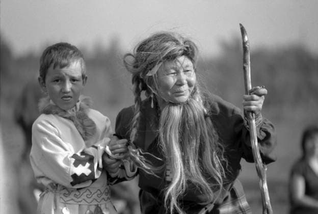 Archivbilder der Woche KW45 Life in Lombovozh, Beryozovsky District 8801204 03.08.1992 Life in Lombovozh village, Beryozovsky District, Khanty-Mansi Autonomous Area - Yugra. A traditional festival of the Mansi culture. Oleg Lastochkin Khanty-Mansi Autonomous Area Yugra Russia  Copyright: xOlegxLastochkinx