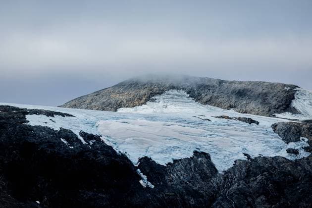 Creative Highlights World Travel Destination: Norway A close-up view of a glacier and rocky terrain in Jotunheimen National Park, Norway, on September, 18, 2024. Norway  Copyright: xManuelxRomanox originalFilename: romano-travelde240918_npxnB.jpg
