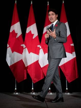 November 8, 2024, Vancouver, Bc, CANADA: Prime Minister Justin Trudeau speaks during a Liberal Party fundraising event in Vancouver, on Friday, November 8, 2024. Vancouver CANADA  - ZUMAc35_ 20241108_zaf_c35_068 Copyright: xEthanxCairnsx