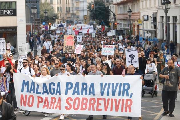 News Themen der Woche KW45 News Bilder des Tages Demonstration for decent housing in Malaga Hundreds of people gathered for the right to decent housing in Malaga 09 NOVEMBER 2024, in Malaga Andalusia, Spain Hundreds of people gathered in a demonstration organized by the platform Malaga para Vivir that went from the Plaza de la Merced to the Plaza de la Constitución for the right to decent housing 09 NOVEMBER 2024 Á Malaga Andalucia, Espana Malaga Andalucia, Espana Espana  Copyright: xÃlexxZeax 6330938