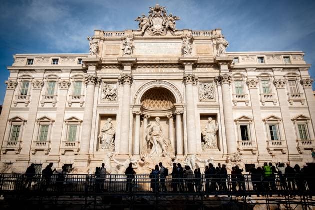 News Themen der Woche KW45 News Bilder des Tages November 9, 2024, Rome, Rm, Italy: Today the walkway over the Trevi Fountain opens, allowing tourists to admire the 18th-century masterpiece up close during the restoration work. After the opening, tourists are allowed on the walkway. Rome Italy - ZUMAg256 20241109_znp_g256_005 Copyright: xMarcoxDixGianvitox