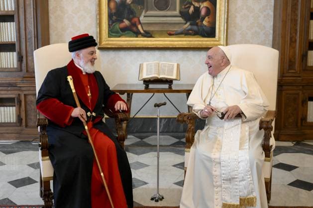 Bilder des Jahres 2024, News 11 November News Themen der Woche KW45 News Bilder des Tages **NO LIBRI** Italy, Rome, Vatican, 2024 11 9.Pope Francis meets Mar Awa III, Catholicos-Patriarch of the Assyrian Church of the East in private audience in The Vatican . Photograph by VATICAN MEDIA Catholic Press Photo  Copyright: xVATICANxMEDIAx xipa-agency.netx xVaticanxmediax IPA_Agency_IPA51400199