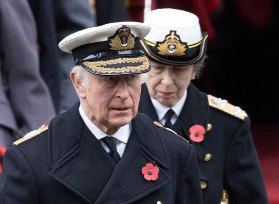Entertainment Themen der Woche KW45 Entertainment Bilder des Tages . 10 11 2024. London, United Kingdom. King Charles III and Princess Anne at the Remembrance Sunday service at The Cenotaph in London.  xStephenxLockx xi-Imagesx IIM-25574-0129