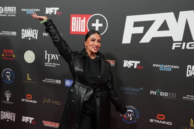 Fame Fighting 2 mit Influencern & Reality-Stars. Christina Dimitriou beim Fame Fighting 2 am 09.11.2024 auf dem roten Teppich im Maritim Hotel Bonn. Bonn Maritim Hotel Bonn Nordrhein-Westfalen