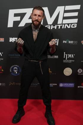 Fame Fighting 2 mit Influencern & Reality-Stars. Marvin Manson beim Fame Fighting 2 am 09.11.2024 auf dem roten Teppich im Maritim Hotel Bonn. Bonn Maritim Hotel Bonn Nordrhein-Westfalen