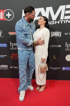 Fame Fighting 2 mit Influencern & Reality-Stars. Leyla Lahouar & Mike Heiter beim Fame Fighting 2 am 09.11.2024 auf dem roten Teppich im Maritim Hotel Bonn. Bonn Maritim Hotel Bonn Nordrhein-Westfalen