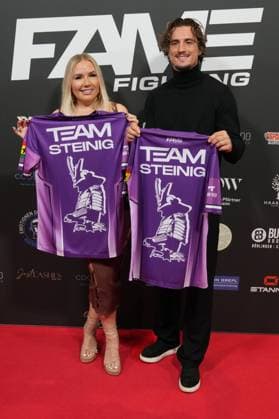 Fame Fighting 2 mit Influencern & Reality-Stars. Lisa Marie Rudzio mit Begleitung beim Fame Fighting 2 am 09.11.2024 auf dem roten Teppich im Maritim Hotel Bonn. Bonn Maritim Hotel Bonn Nordrhein-Westfalen