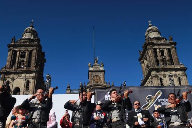 Hundred of mariachis taking part during the Mariachi World Record as part of the closing of the First World Mariachi Congress. 1,122 Mariachis break Guinness World Record by performing the popular Mexican song Ã¢â‚¬oeCielito LindoÃ¢â‚¬Â at the same time at main square Zocalo. on November 10, 2024 in Mexico City, Mexico. Mexico City Mexico - ZUMAe321 20241110_zia_e321_011 Copyright: xCarlosxSantiagox