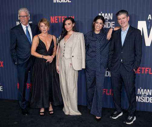 Entertainment Themen der Woche KW45 Entertainment Bilder des Tages A Man on the Inside Premiere - Los Angeles, CA LOS ANGELES, CA. November 10, 2024: Mary Elizabeth Ellis, Ted Danson, Lilah Richcreek Estrada, Stephanie Beatriz & Michael Schur at the premiere for Netflix™s A Man on the Inside. Los Angeles CA USA  Copyright: xPaulxSmith Featureflashx