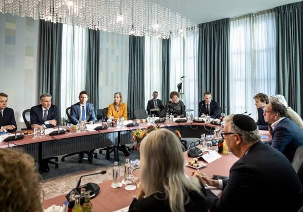 THE HAGUE - Prime Minister Dick Schoof during a meeting, along with a broad cabinet delegation, on anti-Semitism following the violence following Ajax s soccer match against Maccabi Tel Aviv in Amsterdam. ANP REMKO DE WAAL netherlands out - belgium out  Copyright: xx x513321313x originalFilename: 513321313.jpg